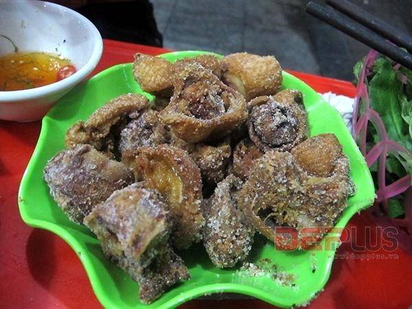 Chân gà rang muối Hàng Thùng