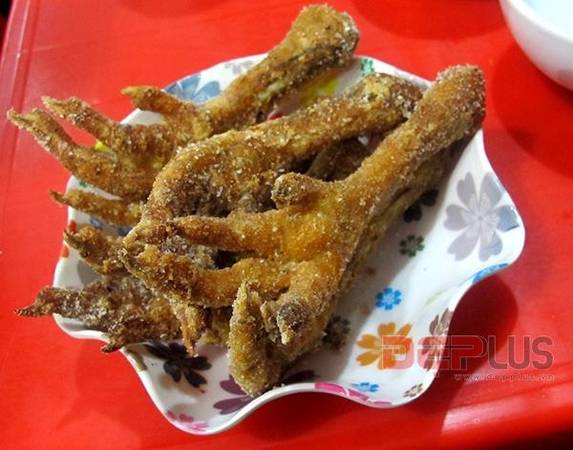 Chân gà rang muối Hàng Thùng