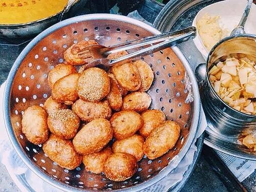 Bánh rán mặn ngõ chợ Đồng Xuân