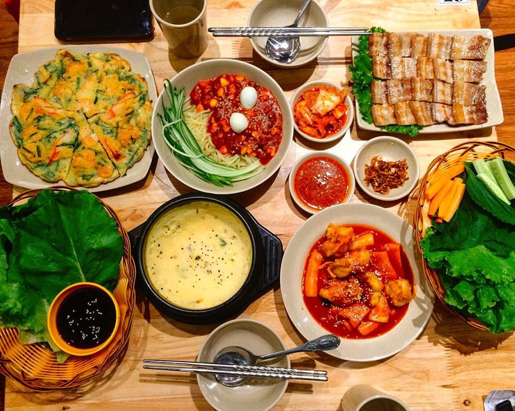 Không gian quán ăn Hàn ngon Busan Korean Food