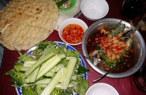 Cá nục hấp bà Xin - quán ăn hẻm Đà Nẵng