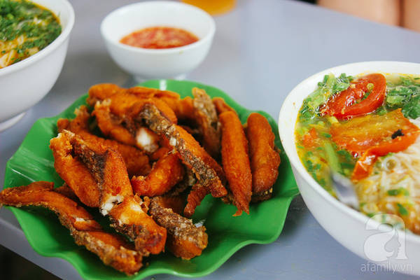 5-quan-bun-ca-o-ha-noi-ngon-khien-muc-an-mot-lan-la-me-ngay-tap-tu-ivivu-19