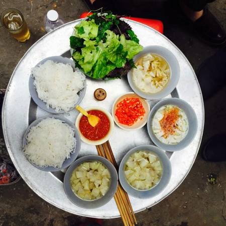 Trong lúc chờ chả... (@trantrung)