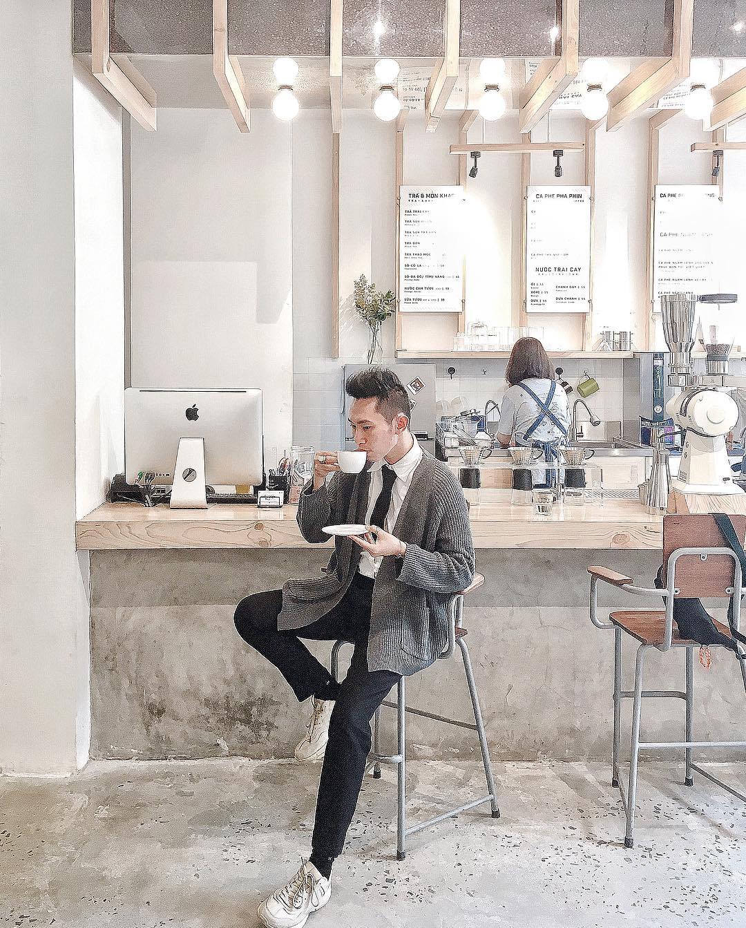 Không gian công nghiệp tại quán cafe Sài Gòn Là Việt Coffee