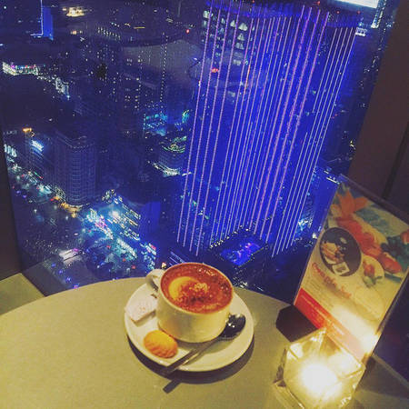 View thành phố về đêm từ quán cafe view cao Sài Gòn View thành phố về đêm từ quán cafe view cao Sài Gòn
