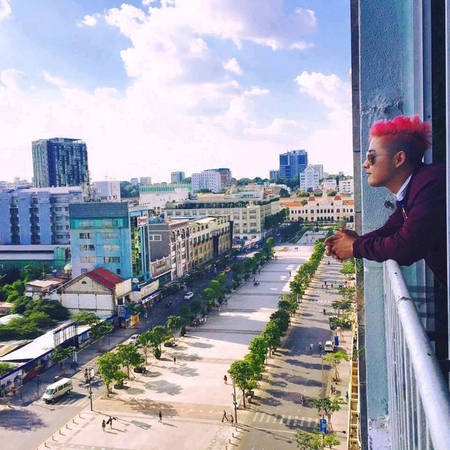 Quán cafe view cao Sài Gòn nhìn thẳng ra phố đi bộ Nguyễn Huệ