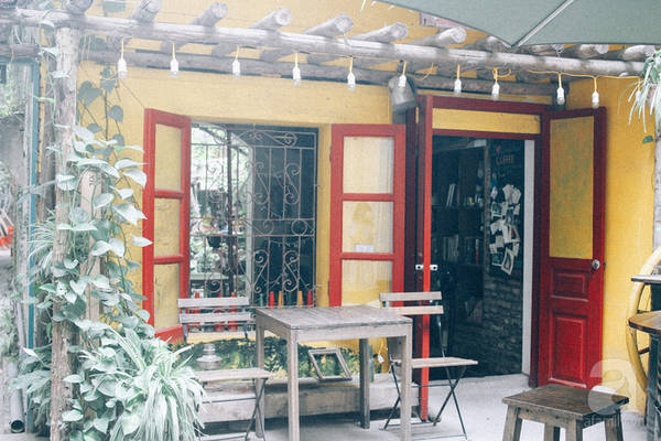 Mặt tiền quán cafe trong ngõ Nhà 41 Thái Hà