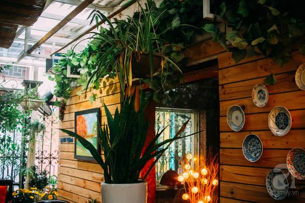 Không gian ngoài trời quán cafe trong ngõ 101 Cafe