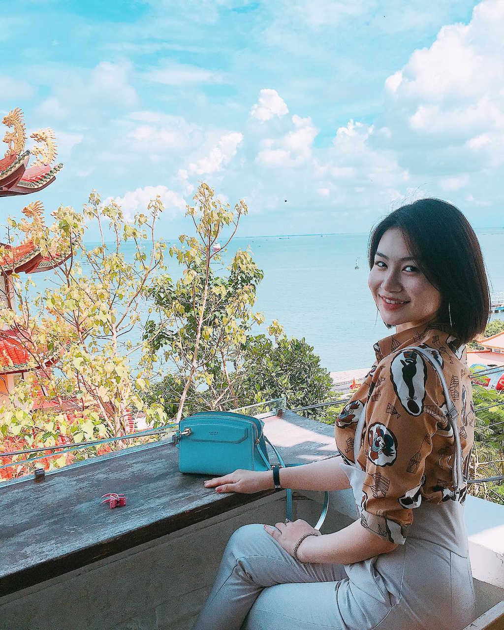 View biển từ quán cafe Vũng Tàu Lightroom Coffee