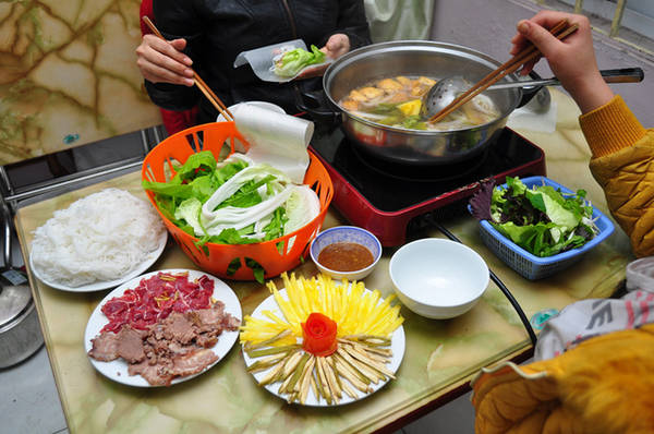Không gian Bò nhúng dấm Thái Phiên