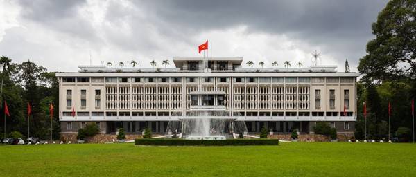 Dinh Độc Lập - biểu tượng lịch sử khi du lịch Sài Gòn