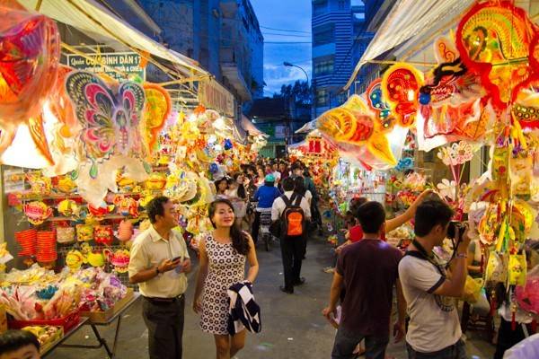 Sài Gòn dịp Trung Thu rực rỡ đèn lồng