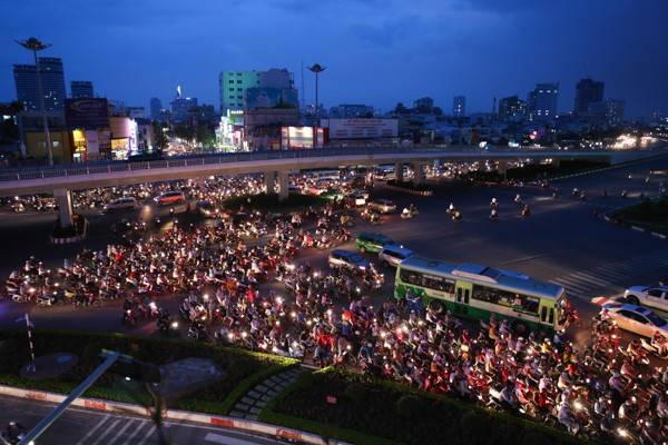Kẹt xe khi du lịch Sài Gòn