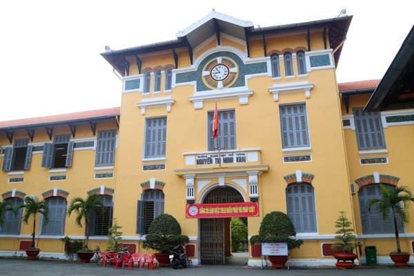 Trường Nguyễn Thị Minh Khai khi du lịch Sài Gòn
