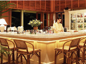 Không gian thư giãn đẳng cấp tại quán bar Việt Nam Hải Vân Lounge