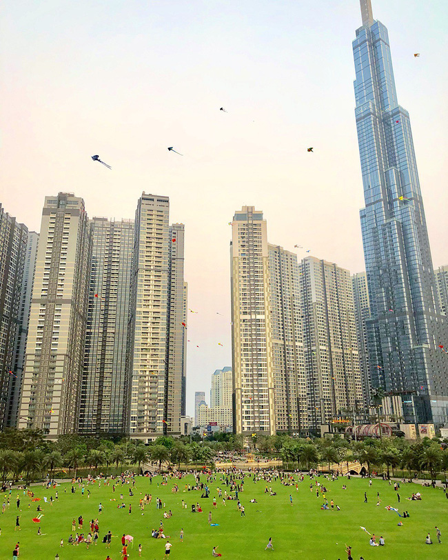 Đài phun nước Vinhomes Central Park Sài Gòn