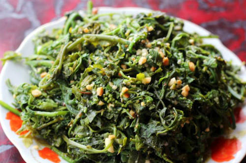 Nộm rau dớn đặc sản Lai Châu