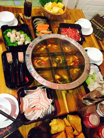 Lẩu 9 ngăn tại Lan Kwai Fong