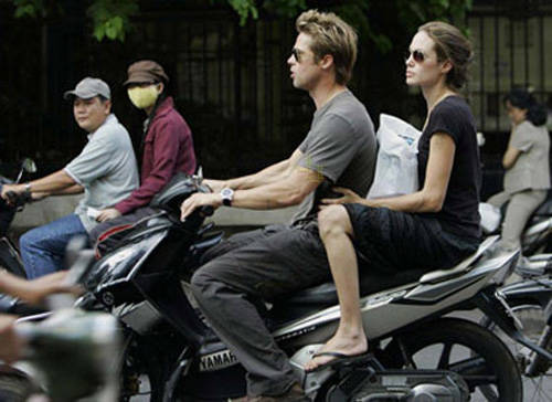 Brangelina tại TPHCM năm 2006.