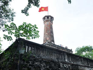 Chụp ảnh cổ phục tại Hoàng thành Thăng Long Hà Nội