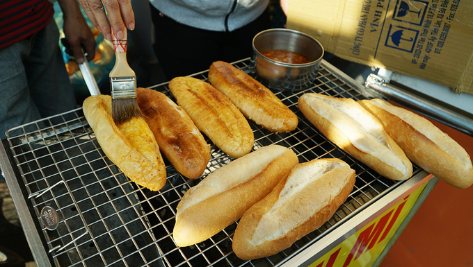 Bánh mì nướng muối ớt món ngon Buôn Ma Thuột