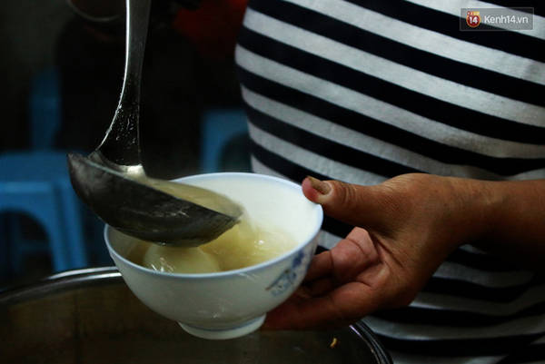 Bánh trôi tàu của quán cũng được nhiều khen ngợi.