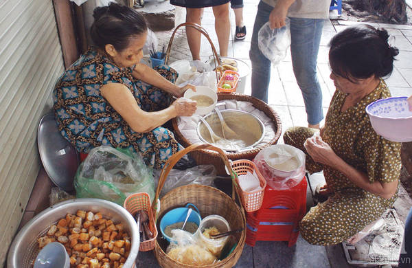 Cháo sườn Hàng Bồ quán ăn sáng phố cổ Cháo sườn Hàng Bồ quán ăn sáng phố cổ