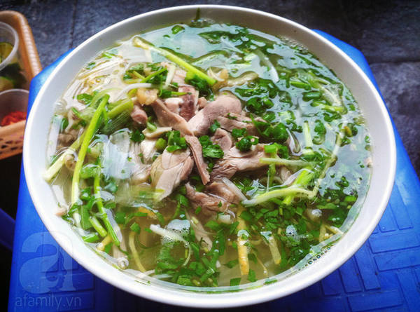 6-quan-an-sang-ngon-tren-pho-co-toan-nhung-mon-sieu-hop-voi-troi-lanh-gia-chi-duoi-30-nghin-ivivu-7
