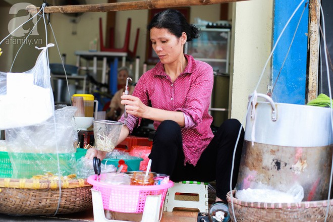 Bánh đa trộn Hà Nội tại Lý Thường Kiệt