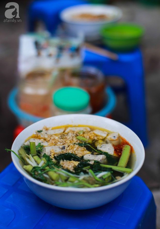 6-quan-banh-da-tron-cuc-ngon-gia-chi-khoang-30-ngan-cho-bua-trua-he-nong-nuc-ha-noi-ivivu-14