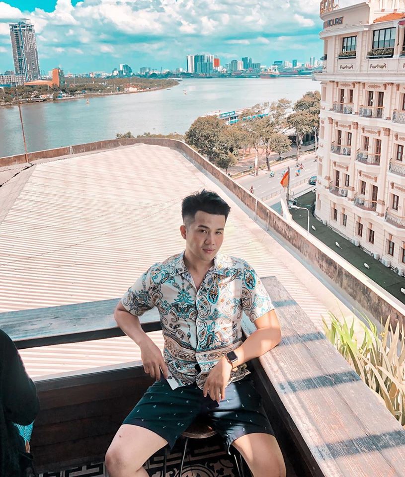 Cô Ba Đồng Khởi quán cafe Sài Gòn view sông hoài cổ