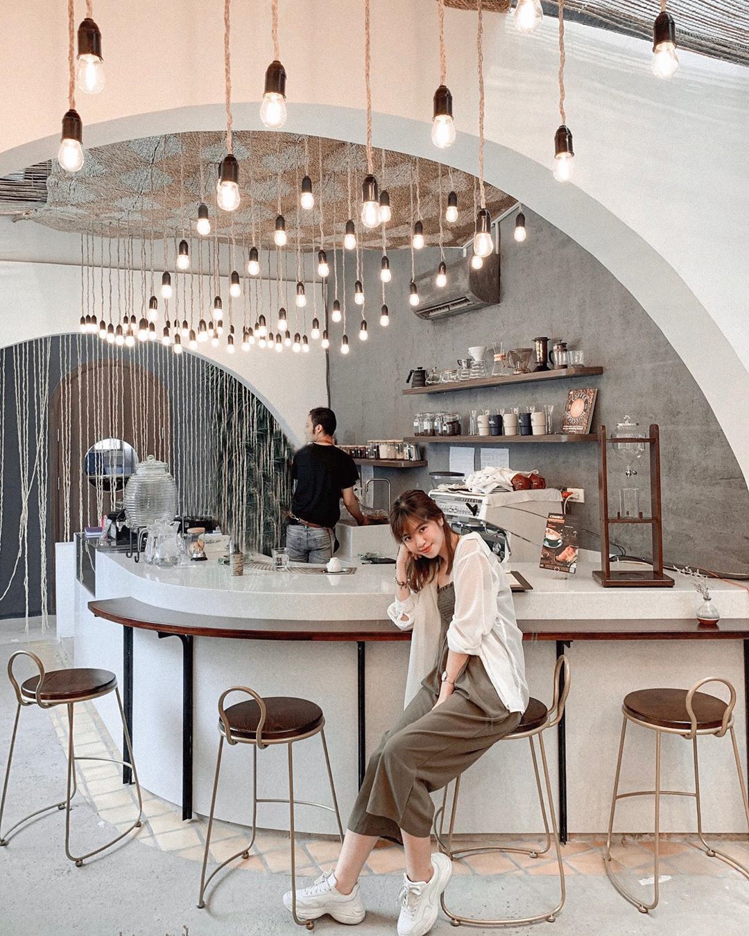 Beanthere Cafe - quán cafe Sài Gòn tone trắng