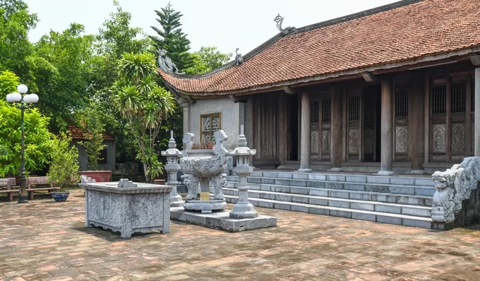 Ghé di tích quốc gia đình Đền Công
