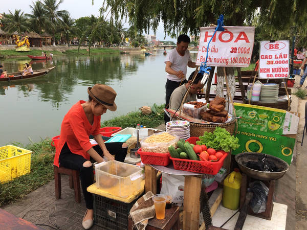 Hội An buổi tối ẩm thực bên sông Hoài
