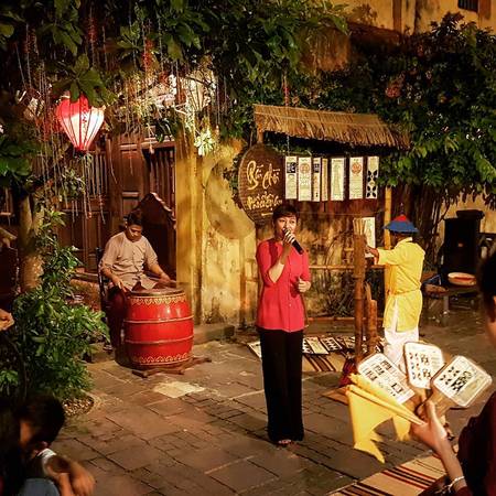 Hội An buổi tối nghe hát bài chòi