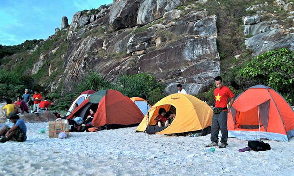 Cắm trại đón bình minh tại Bãi Rạng