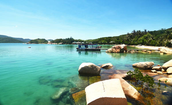 Khu nghỉ dưỡng yên bình tại Hòn Ông Vịnh Vân Phong
