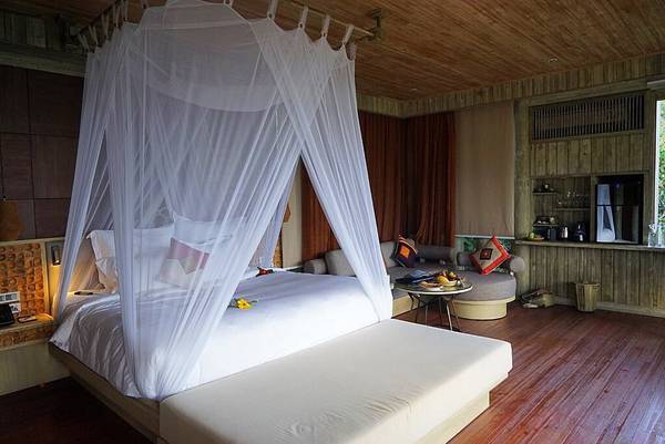 Phòng ngủ rộng mở đón gió biển tại L’Alyana Ninh Vân Bay