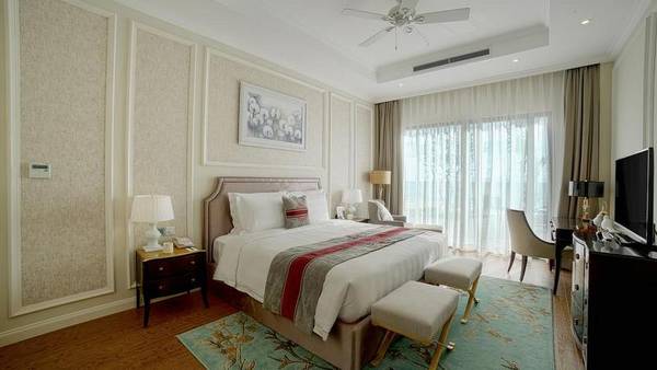 Nội thất phòng khách sang trọng tại combo resort Nha Trang Vinpearl