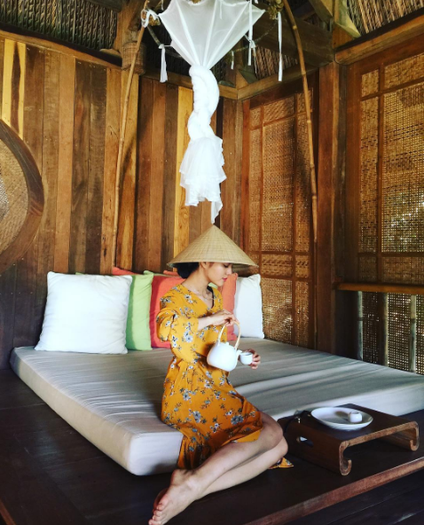 Khoảnh khắc lãng mạn bên bể bơi biệt thự Six Senses