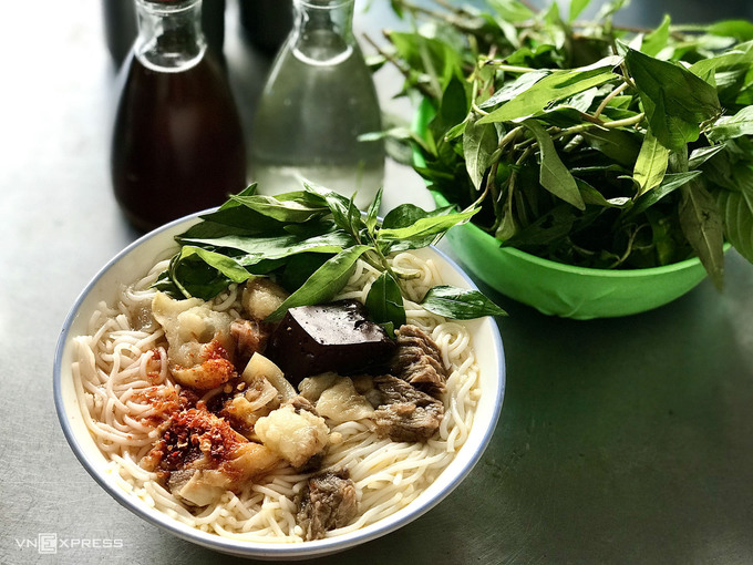 Bún bò rau răm món ngon Phan Thiết