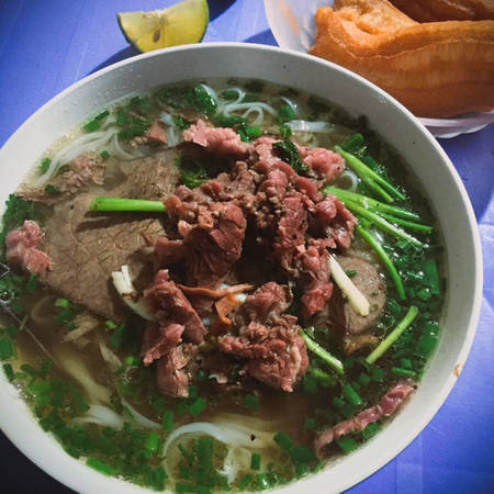 Phở gánh Hàng Chiếu quán ăn đêm Hà Nội bán sớm
