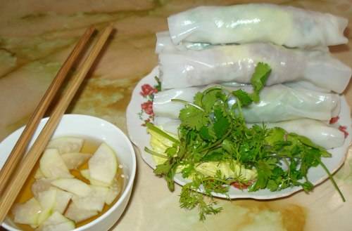 Phở cuốn Hồ Tây - món ăn giải ngấy sau Tết ở Hà Nội