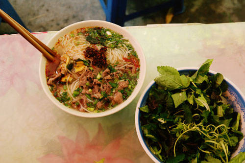 Bún ốc Hàng Chai - món ăn giải ngấy sau Tết ở Hà Nội