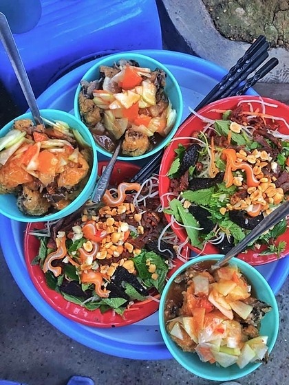 Bánh rán mặn món ăn Hà Nội giòn rụm