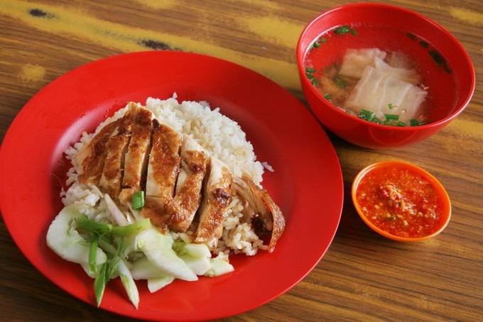 Cơm gà Hải Nam - món ăn Malaysia dễ ăn