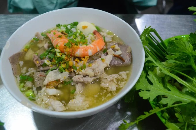 Hủ tiếu Thành Đạt - Quán ăn đêm Sài Gòn quận 1