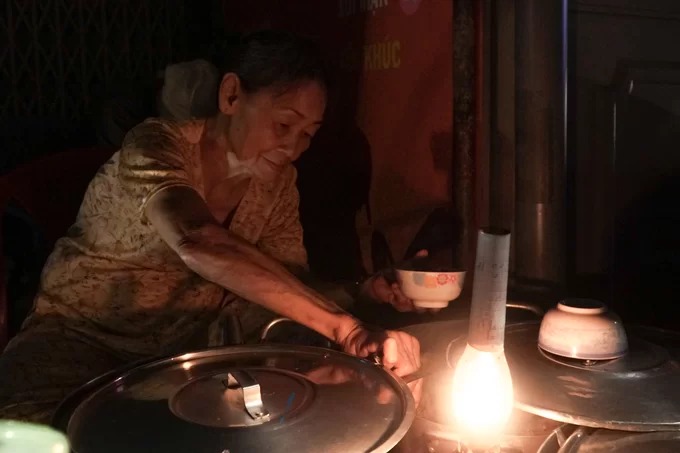 Chè đèn dầu - Quán ăn đêm Sài Gòn từ năm 1976