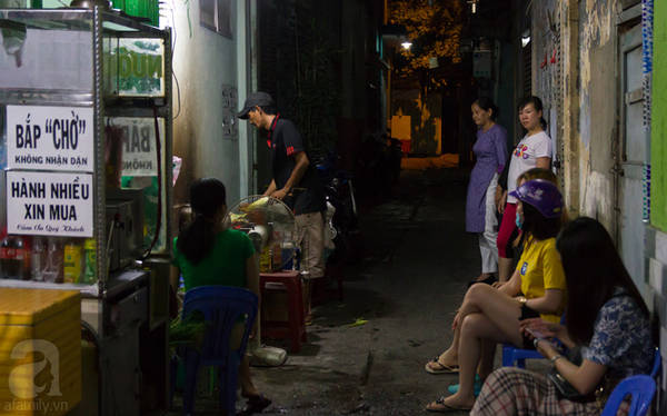 7-quan-an-ngon-co-tieng-nhung-den-mua-phai-nho-ki-cau-khong-voi-duoc-dau-o-sai-gon-ivivu-1 7-quan-an-ngon-co-tieng-nhung-den-mua-phai-nho-ki-cau-khong-voi-duoc-dau-o-sai-gon-ivivu-1