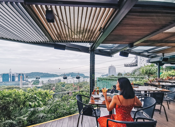 Quán cà phê ngắm vịnh Singapore Dusk Restaurant